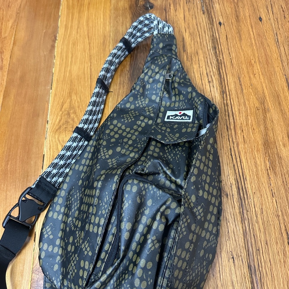 Kavu Black and Gold Sling Rope Bag
